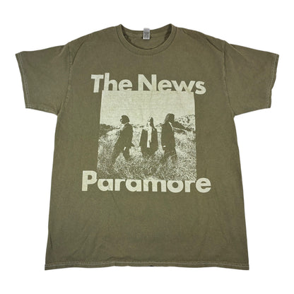 Paramore "The News" T-Shirt L PRE-OWNED